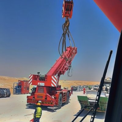 سائق جميع الرافعات